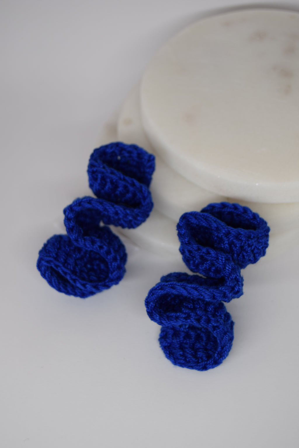 brincos poppy mirtilo